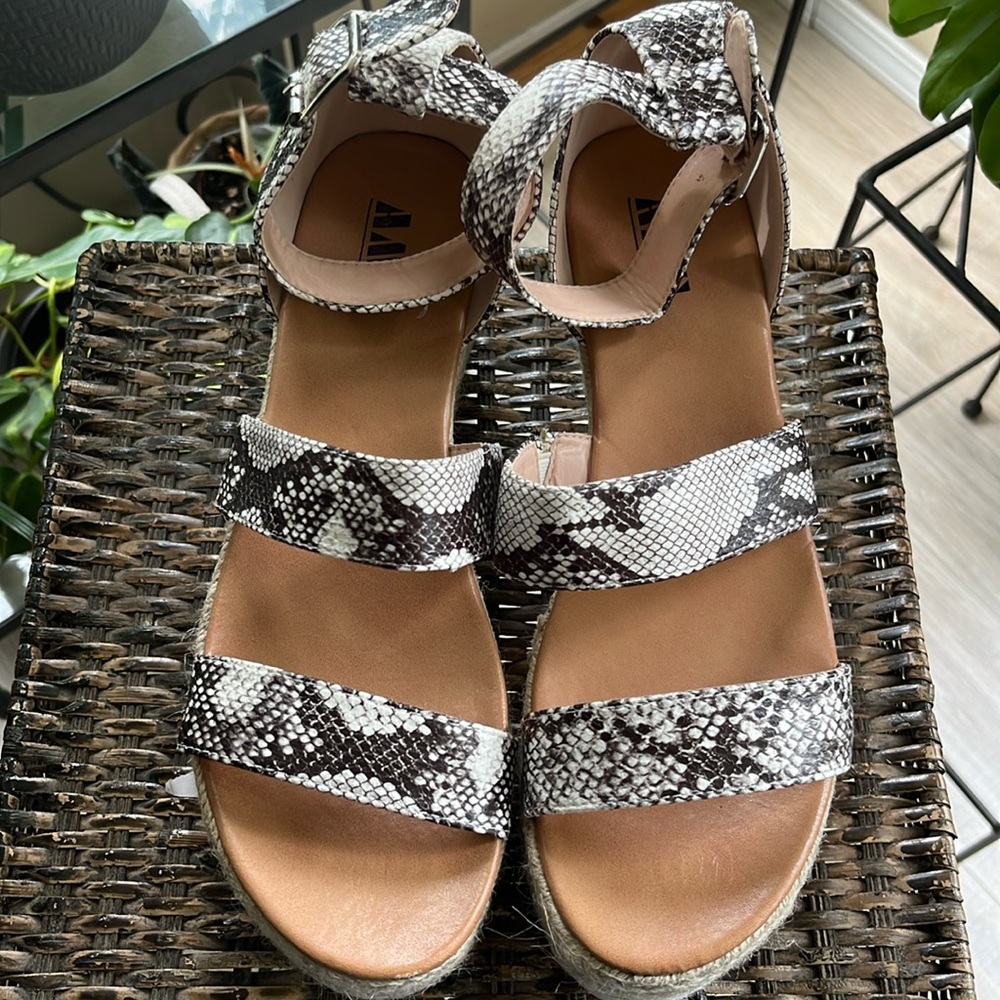AMS faux snake skin espadrille wedge women’s‎ size 10